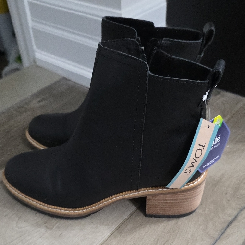 Brand New TOMS Women's Black Ankle Boots